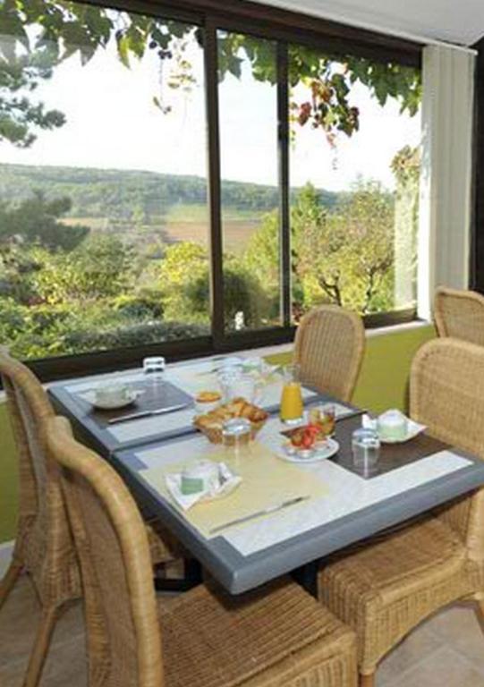 Le Compostelle Hotel Vezelay Exterior photo