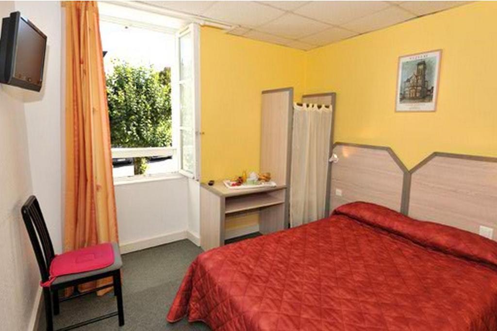 Le Compostelle Hotel Vezelay Room photo